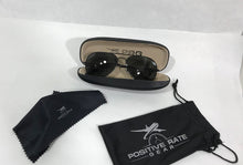 Load image into Gallery viewer, Aviator Sunglasses Black Frames
